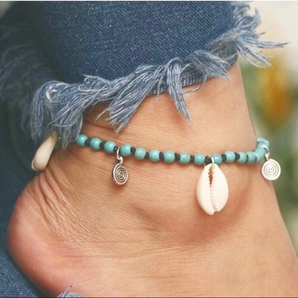 Cowrie seashell blue bead anklet